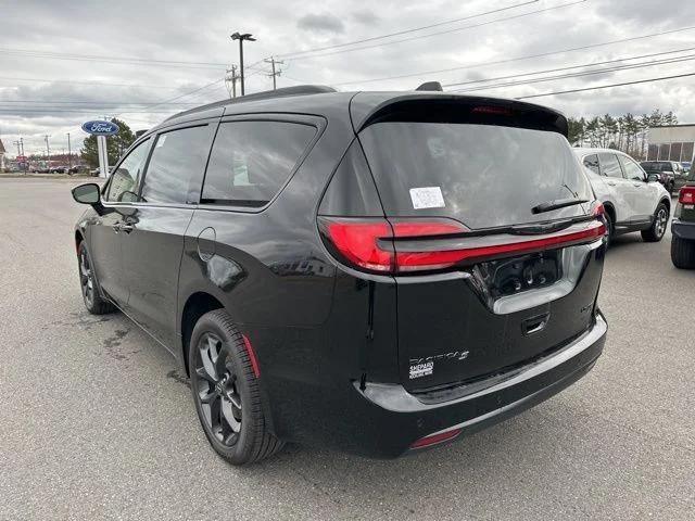 2026 Chrysler Pacifica Limited AWD