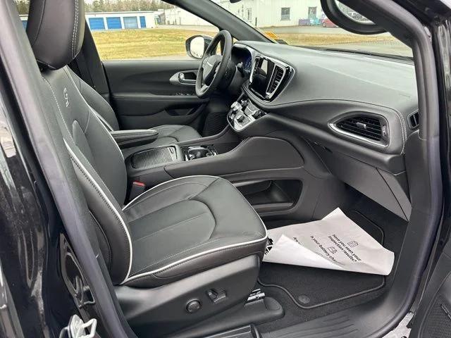 2026 Chrysler Pacifica Limited AWD