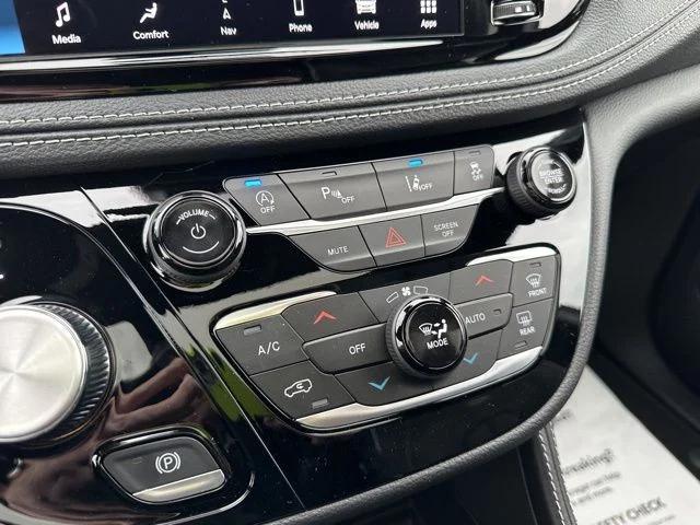 2026 Chrysler Pacifica Limited AWD