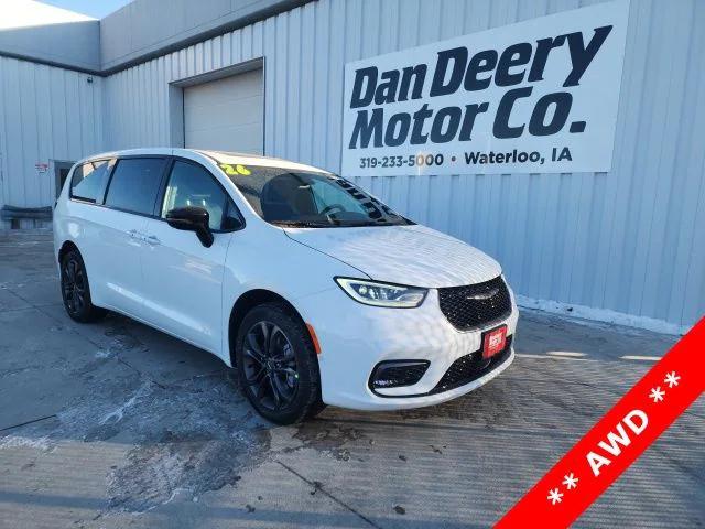 2026 Chrysler Pacifica PACIFICA SELECT AWD