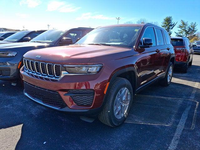 2025 Jeep Grand Cherokee GRAND CHEROKEE LAREDO X 4X4