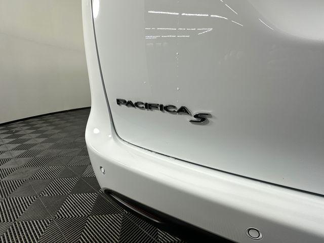 2026 Chrysler Pacifica Limited AWD