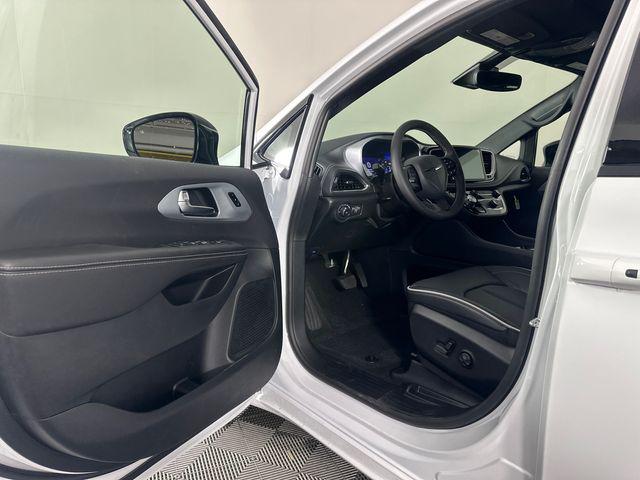 2026 Chrysler Pacifica Limited AWD