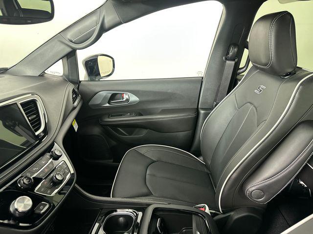 2026 Chrysler Pacifica Limited AWD