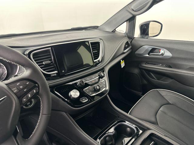 2026 Chrysler Pacifica Limited AWD