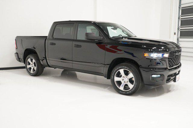 2025 RAM Ram 1500 RAM 1500 TRADESMAN CREW CAB 4X2 57 BOX 2025 RAM Ram 1500 RAM 1500 TRADESMAN CREW CAB 4X2 57 BOX