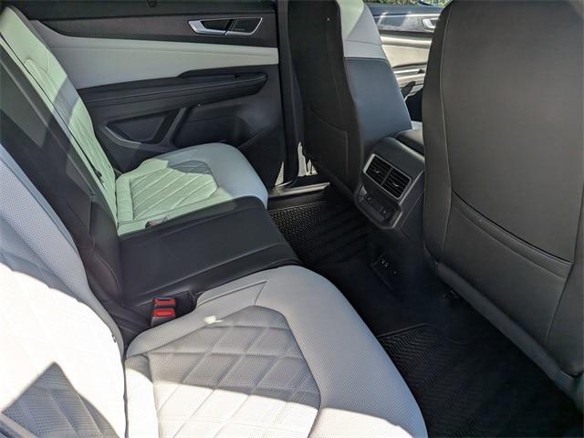 2025 Volkswagen Atlas Cross Sport 2.0T SEL Premium R-Line