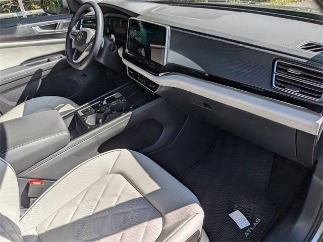 2025 Volkswagen Atlas Cross Sport 2.0T SEL Premium R-Line