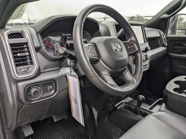 2024 RAM Ram 5500 Chassis Cab RAM 5500 TRADESMAN CHASSIS CREW CAB 4X4 84 CA 2024 RAM Ram 5500 Chassis Cab RAM 5500 TRADESMAN CHASSIS CREW CAB 4X4 84 CA