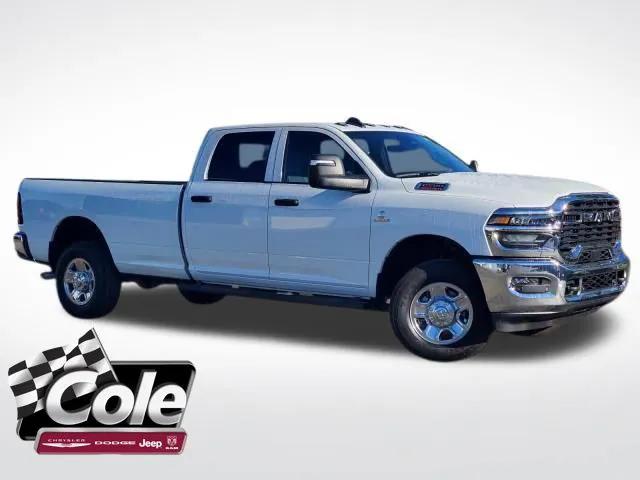 2025 RAM 2500 Tradesman Crew Cab 4x4 8 Box