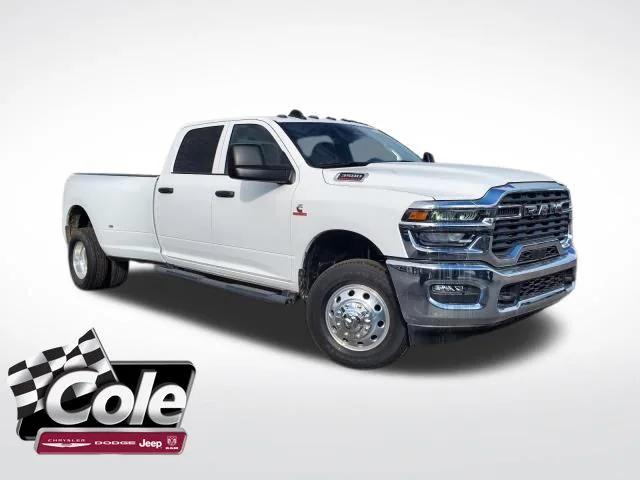 2025 RAM 3500 Tradesman Crew Cab 4x4 8 Box 2025 RAM 3500 Tradesman Crew Cab 4x4 8 Box