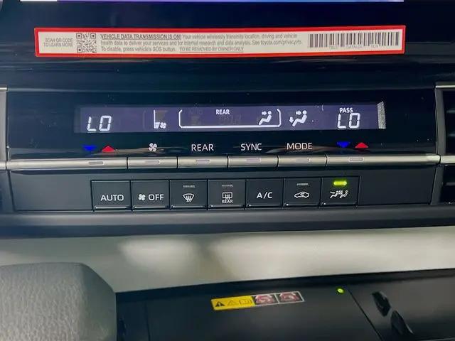 2025 Toyota Sienna LE