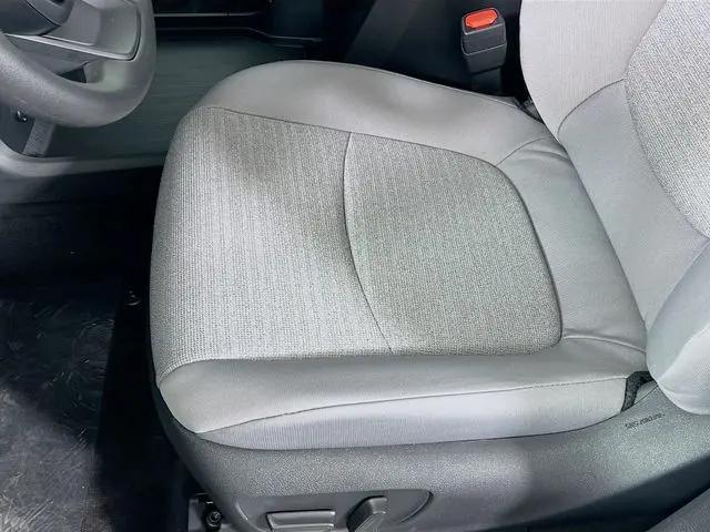 2025 Toyota Sienna LE