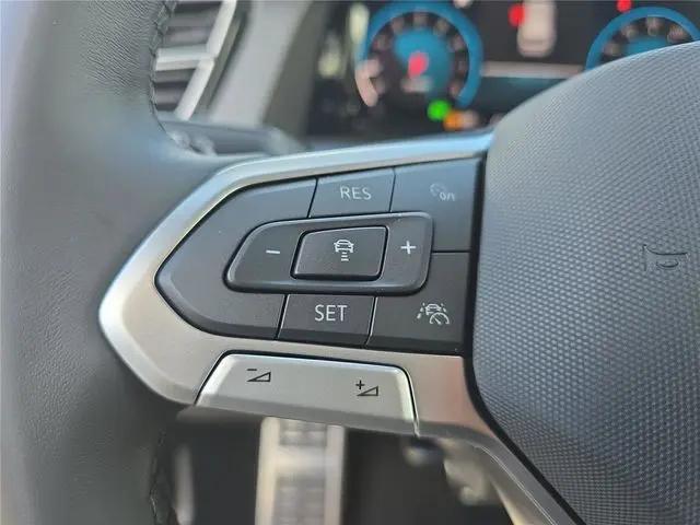 2026 Volkswagen Atlas Cross Sport SEL Premium R-Line