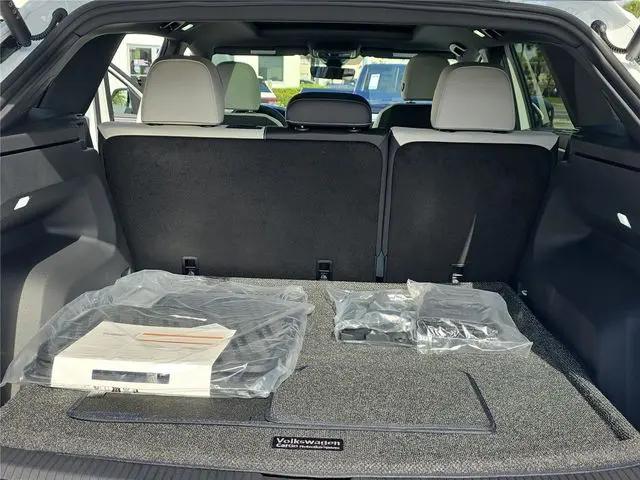 2026 Volkswagen Atlas Cross Sport SEL Premium R-Line