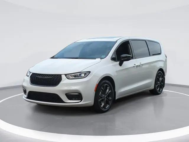 2026 Chrysler Pacifica Select for sale in Hillsborough, NC