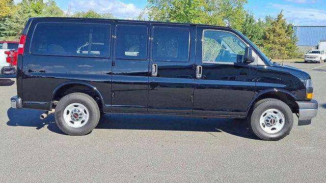 2025 GMC Savana Passenger RWD 2500 Regular Wheelbase LT