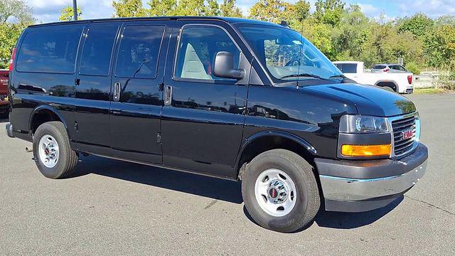 2025 GMC Savana Passenger RWD 2500 Regular Wheelbase LT