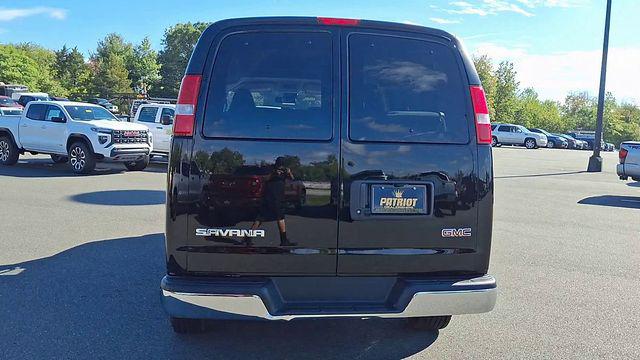2025 GMC Savana Passenger RWD 2500 Regular Wheelbase LT