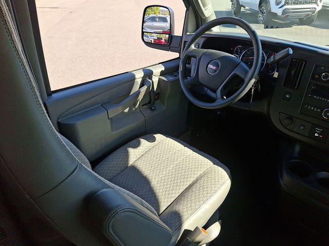 2025 GMC Savana Passenger RWD 2500 Regular Wheelbase LT
