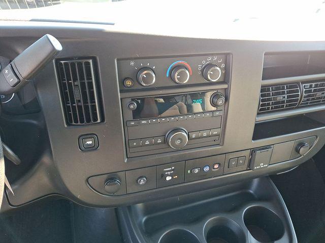 2025 GMC Savana Passenger RWD 2500 Regular Wheelbase LT