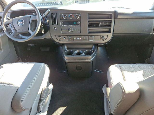 2025 GMC Savana Passenger RWD 2500 Regular Wheelbase LT