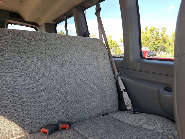 2025 GMC Savana Passenger RWD 2500 Regular Wheelbase LT