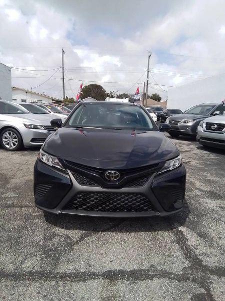 2020 Toyota Camry SE for sale in Lake Worth, FL