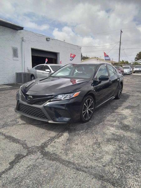 2020 Toyota Camry SE