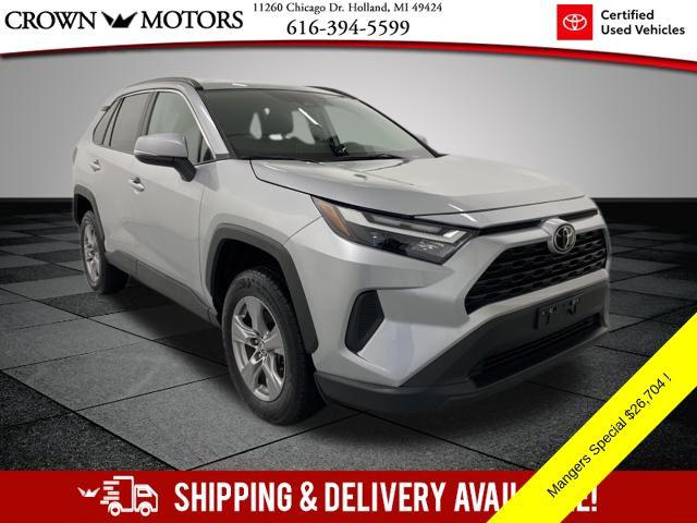 2024 Toyota RAV4 XLE's photo