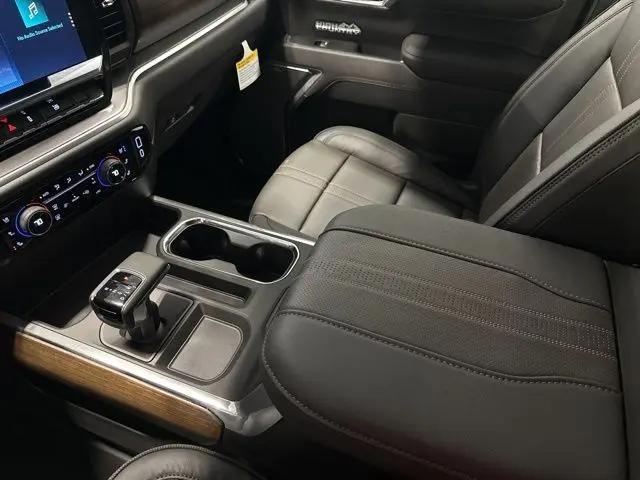 2026 Chevrolet Silverado 1500 4WD Crew Cab Short Bed High Country