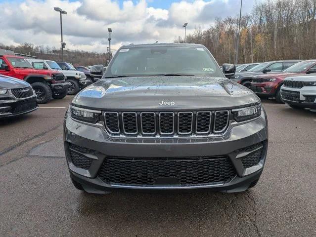 2025 Jeep Grand Cherokee GRAND CHEROKEE LAREDO X 4X4