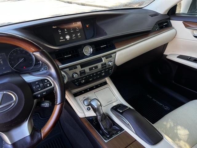 2017 Lexus ES 300h ES 300h FWD