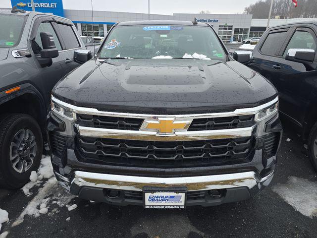 2022 Chevrolet Silverado 1500 4WD Double Cab Standard Bed LT with 2FT