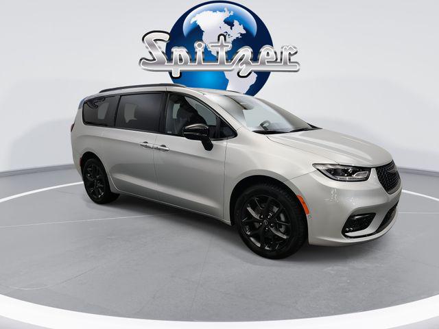 2026 Chrysler Pacifica Limited AWD