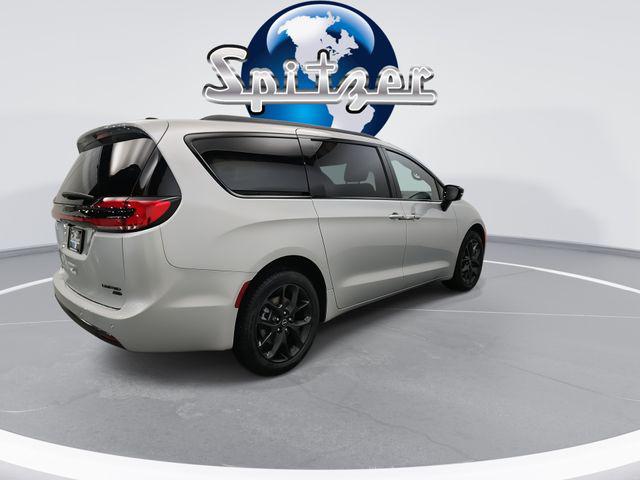 2026 Chrysler Pacifica Limited AWD
