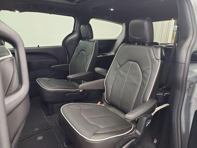 2026 Chrysler Pacifica Limited AWD