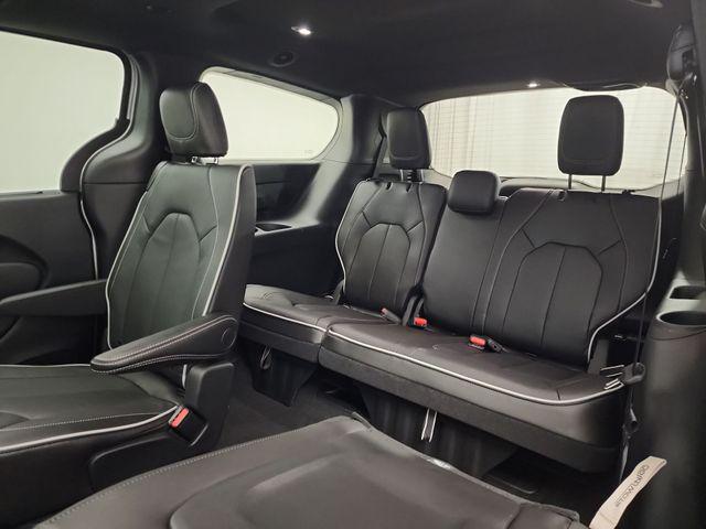 2026 Chrysler Pacifica Limited AWD