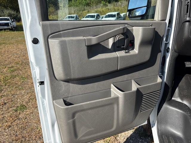 2025 GMC Savana Cargo RWD 2500 Regular Wheelbase Work Van