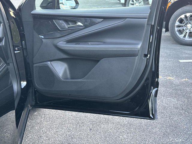2025 Chevrolet V Blazer RWD LT