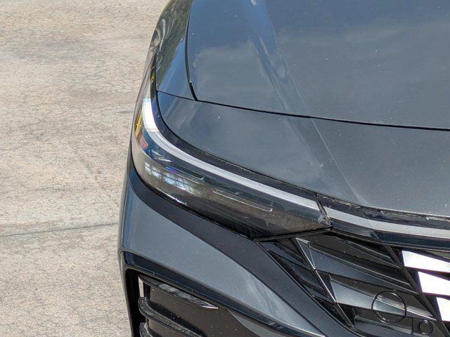 2025 Hyundai Elantra Hybrid Limited