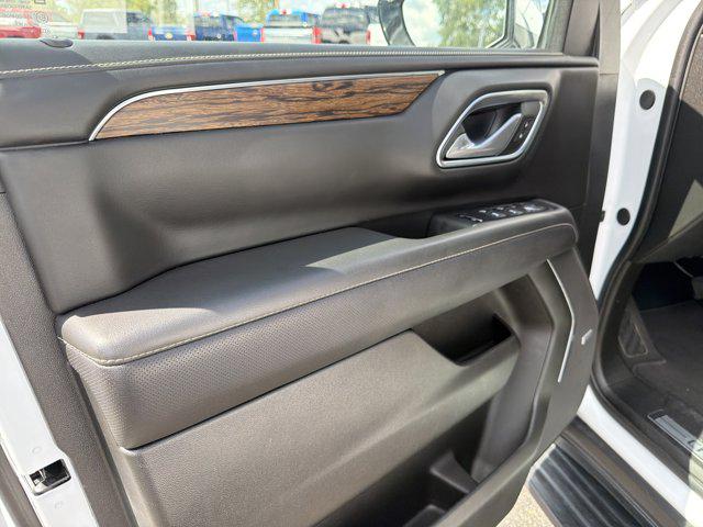 2024 Chevrolet Suburban 4WD Premier