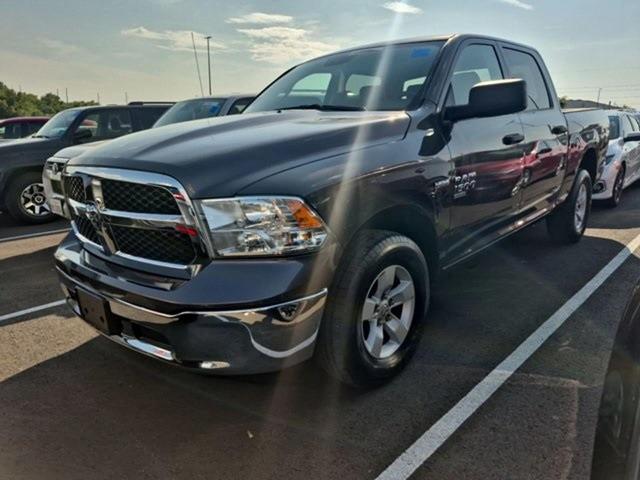 2020 RAM 1500 Classic Tradesman Crew Cab 4x4 57 Box 2020 RAM 1500 Classic Tradesman Crew Cab 4x4 57 Box