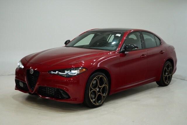 2025 Alfa Romeo Giulia GIULIA INTENSA AWD