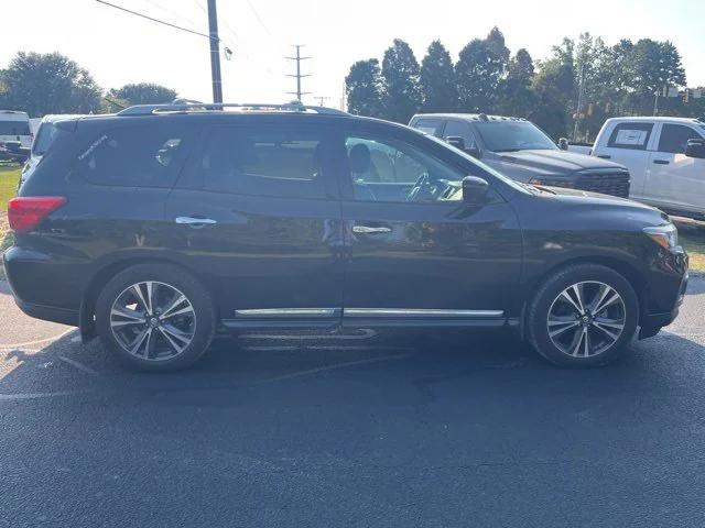 2017 Nissan Pathfinder Platinum