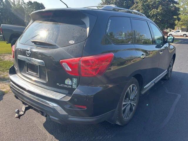 2017 Nissan Pathfinder Platinum