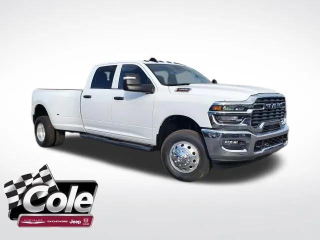 2025 RAM 3500 Tradesman Crew Cab 4x4 8 Box 2025 RAM 3500 Tradesman Crew Cab 4x4 8 Box