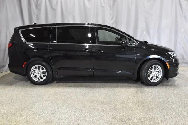 2023 Chrysler Pacifica Touring 2023 Chrysler Pacifica Touring