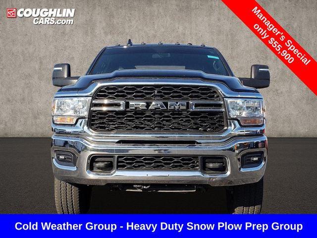 2024 RAM 3500 Tradesman Crew Cab 4x4 8 Box