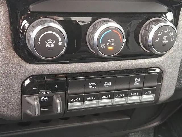 2025 Ram 5500 Tradesman/Big Horn